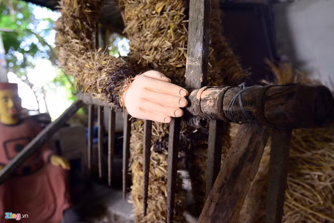 Ngoài hai vua Phùng Hưng và Ngô Quyền, Đường Lâm còn là quê hương của nhiều danh nhân nổi tiếng khác. Tiêu biểu là thám hoa Giang Văn Minh, bà chúa Mía - vương phi của Trịnh Tráng, bà Man Thiện, mẹ Hai Bà Trưng.