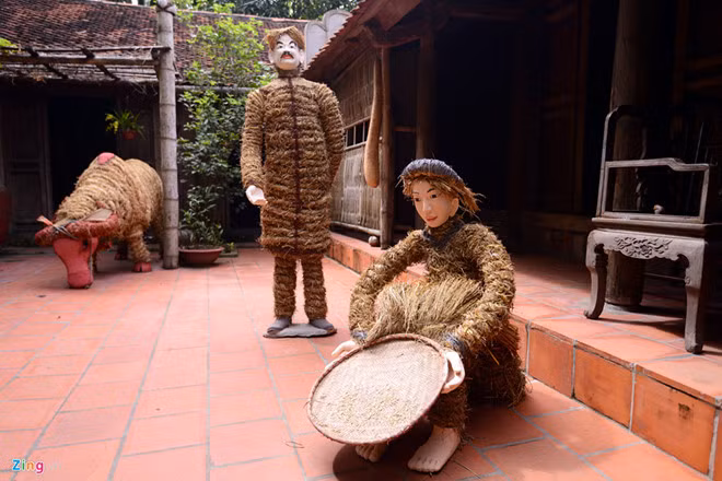 Đường Lâm trở thành làng cổ đầu tiên ở Việt Nam được Nhà nước công nhận Di tích lịch sử văn hóa quốc gia ngày 19.5.2006. Làng Đường Lâm hiện có diện tích 7,87 km, dân số năm 1999 là 8.329 người.