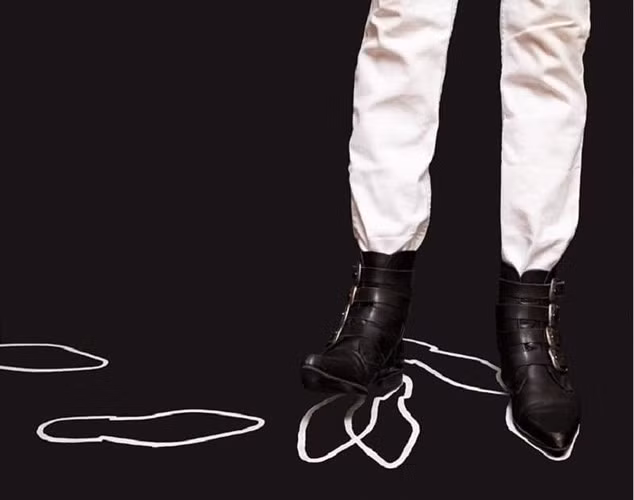 Ở New Hampshire, cấm giẫm chân theo nhịp điệu của âm nhạc.