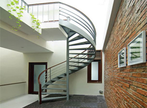 Luu y can biet khi thiet ke cau thang ngoai troi