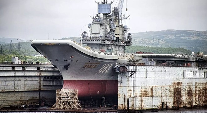 Tàu sân bay Kuznetsov - hàng không mẫu hạm duy nhất của Nga đã bắt đầu được tiến hành sửa chữa lớn từ quý I năm 2017. Mục tiêu của quá trình sửa chữa lớn này nhằm kéo dài tuổi đời của Kuznetsov thêm 25 năm.