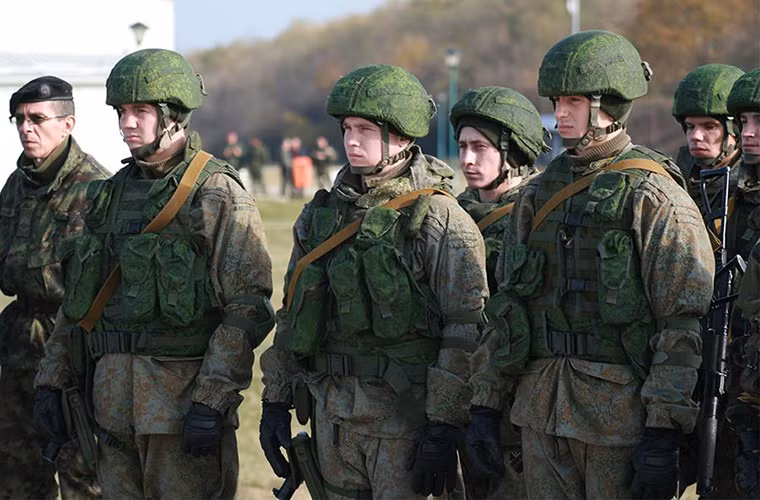 Theo Bộ Quốc phòng Nga đưa tin cho hay, đợt tập trận chung mang tên Slav Brotherhood-2016 giữa ba nước Nga, Belarus và Serbia đã chính thức diễn ra vào hôm 3/11 vừa rồi tại thao trường quân sự Pasuljanske Livade của Serbia. Được biết đợt tập trận Slav Brotherhood đầu tiên được tổ chức vào năm ngoái và diễn ra tại Nga. Nguồn ảnh: Bộ Quốc phòng Nga.