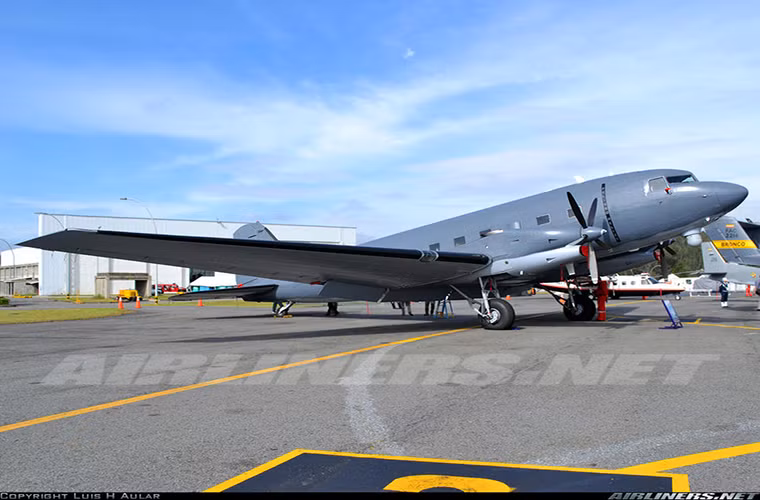 Những chiếc máy bay gunship AC-47 của Mỹ hoạt động tích cực ở chiến tranh Việt Nam tới tận cuối những năm 1960 mới dần nhường chỗ cho AC-130. Tổng cộng Mỹ đã triển khai 41 chiếc AC-47 ở Việt Nam, bị mất 31 chiếc nhưng chỉ thừa nhận là bị bắn hạ 12 chiếc còn 19 chiếc khác bị mất vì lỗi kỹ thuật và nhiều nguyên nhân. Hiện nay, hầu như AC-47 đã bị loại biên chế ở Mỹ và nhiều nước khác.