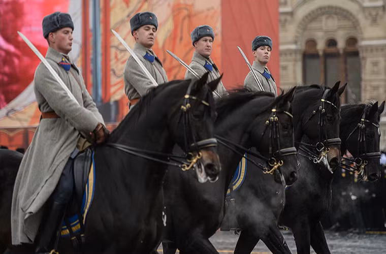 Khối diễu binh của các đơn vị kỵ binh thuộc Hồng quân Liên Xô. Nguồn ảnh: RT.