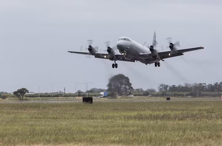 Theo trang mạng QQ, Không quân Australia đã cho những chiếc AP-3C (phiên bản máy bay săn ngầm P-3C Orion dành cho Australia) đầu tiên của nước này nghỉ hưu sau hơn 10 năm hoạt động. Chúng sẽ dần được thay thế bằng những chiếc P-8 Poseidon - dòng máy bay chống ngầm và tuần tra hàng hải hiện đại nhất thế giới hiện nay. Nguồn ảnh: QQ.