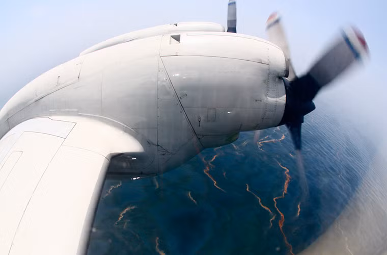 Hệ thống động cơ trên WP-3D Orion vẫn được giữ nguyên so với P-3 Orion với bốn động cơ cánh quạt phản lực Allison T56-A-14 có công suất 4.600shp mỗi chiếc, cho phép máy bay đạt vận tốc tối đa 745km/h với tầm hoạt động 9.000 km.