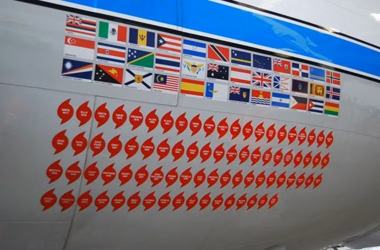 Bảng thành tích đáng nể của một chiếc WP-3D Orion trong suốt thời gian hoạt động của mình với hành trình bay trong 80 cơn bão. Hiện tại hai chiếc WP-3D Orion của NOAA có tên là Miss Piggy và Kermit vẫn đang phục vụ trong biên chế của cơ quan này.