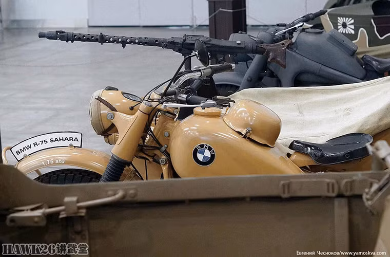 Những chiếc mô-tô BMW R-75 cùng súng máy MG-34 là một trong những biểu tượng của quân Đức trong chiến tranh từ Bắc Phi cho đến Mặt trận phía Tây xa xôi. Nguồn ảnh: QQ.