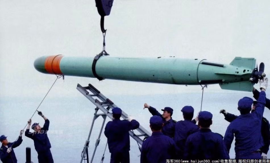 Ngư lôi Cá-3 được Trung Quốc tự nghiên cứu và sản xuất từ năm 1980. Đây là loại ngư lôi chống ngầm đầu tiên được Trung Quốc tự nghiên cứu và sản xuất được. Nguồn ảnh: Sina.