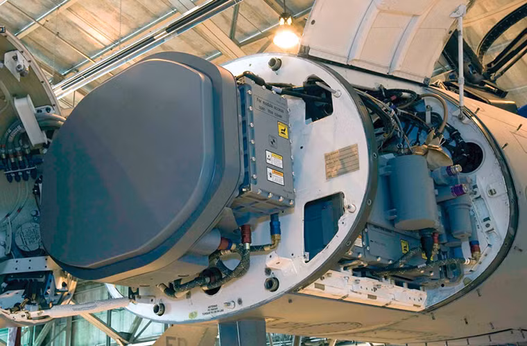 Dù không rõ kế hoạch của Boeing là gì những chắc chắn gói nâng cấp F-15J sắp tới của Nhật Bản sẽ có sự thay đổi lớn về hệ thống radar của dòng chiến đấu cơ này. Với việc trang bị lại hệ thống radar quét mảng pha điện tử đi kèm với đó là hệ thống máy bay điều khiển mới và cuối cùng là hệ thống tác chiến điện tử bổ sung.