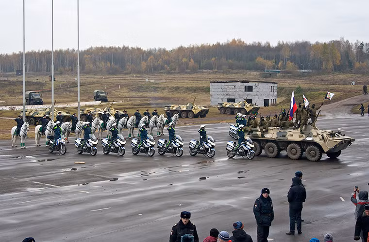 Buổi diễn kết thúc tốt đẹp với sự xuất hiện một lần nữa của các đơn vị an ninh Nga tham gia Interpolitex lần này. Nguồn ảnh: Sputnik.