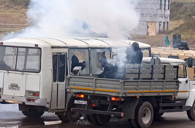 Màn tấn công lực lượng khủng bố trên xe bus có lẽ đã quá quen thuộc đối với lực lượng đặc nhiệm các nước trong đó có cả Việt Nam. Nguồn ảnh: Sputnik.