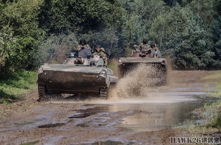 Về thiết kế BMP-1 lỗi thời hơn rất nhiều nếu so với M2A2 của Mỹ tuy nhiên chúng vẫn xuất hiện trong các đợt tập trận của Mỹ tại Đông Âu với vai trò như những “quân xanh”, khi dòng xe này vẫn được Quân đội Nga sử dụng ở cả hai dòng BMP-1 và BMP-2.