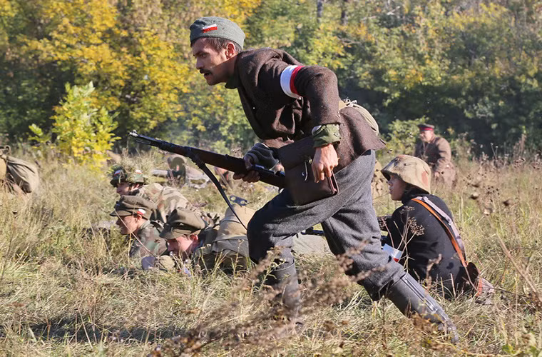 Họ chiến đấu để giải phóng đất nước của mình khỏi sự chiếm đóng của quân Đức.