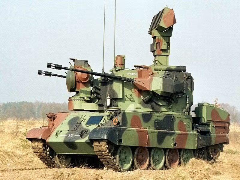 Về cơ bản hệ thống này sử dụng khung gầm của xe tăng chủ lực T-72, hoặc PT-91 (Biến thể T-72 do Ba Lan sản xuất). Nguồn ảnh: Pinterest