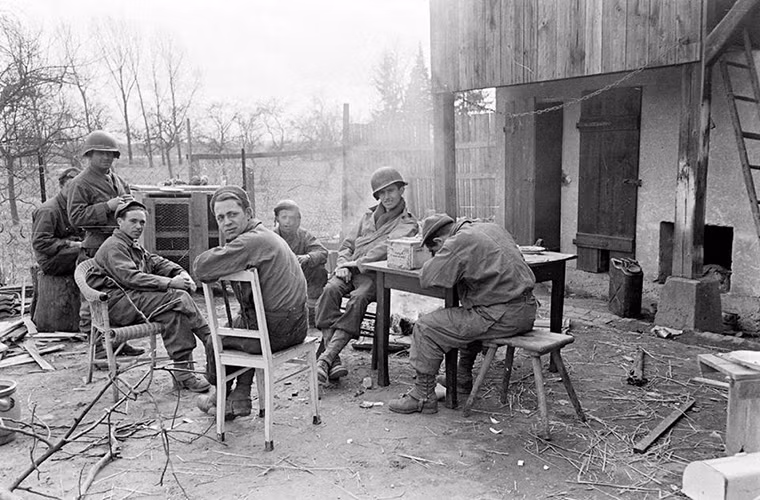 Người Mỹ còn nhàn nhã hơn họ nhiều và dường như Châu Âu đã thuộc về Washington.