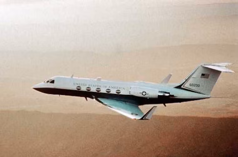 Trong ảnh là máy bay C-20H được nâng cấp từ dòng máy bay thương mại C-20, nhiệm vụ chính của nó là chuyên chở các quan chức cấp cao của chính phủ Mỹ hoặc Lầu Năm Góc. Nguồn ảnh: Business Insider.