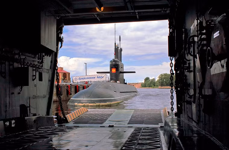 Ông Vilnit cũng thừa nhận rằng, trong giai đoạn đầu phát triển, Project 677 là mẫu tàu ngầm tấn công thông thường tiên tiến nhất của Nga. Tuy nhiên khoảng thời gian sau đó sự thay đổi về mặt công nghệ đã cho phép Nga chế tạo các lớp tàu ngầm diesel-điện hiện đại hơn Project 677. Đó là nguyên nhân khiến chỉ có một chiếc Project 677 được đóng mới cho tới nay.