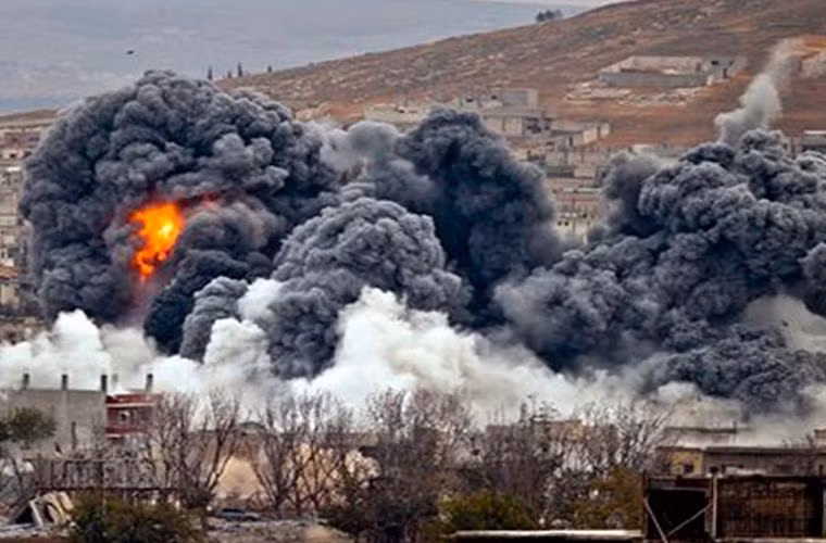 Như chúng ta đã biết, vào khoảng 17h (giờ địa phương) ngày 17/9, liên quân do Mỹ dẫn đầu đã không kích một vị trí của quân đội Syria ở khu vực Jebel Tharda, gần sân bay Deir al-Zor, miền Đông nước này khiến nhiều binh sĩ bị chết và bị thương.