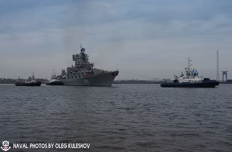 Hình ảnh tàu kéo lai dắt Marshal Ustinov trong đợt thử nghiệm mới đây trên Biển Trắng. Nguồn ảnh: Kuleshovoleg.Livejournal.