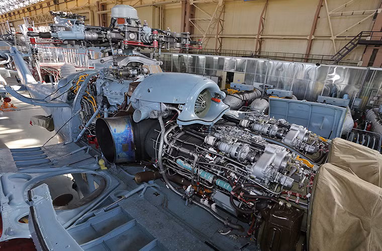Cụm hệ thống động cơ TV3-117 trên Mi-35. Nguồn ảnh: Fyodor.