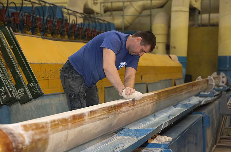 Và không phải công đoạn nào ở Rostovka cũng được tự động hóa hoàn toàn. Nguồn ảnh: Fyodor.