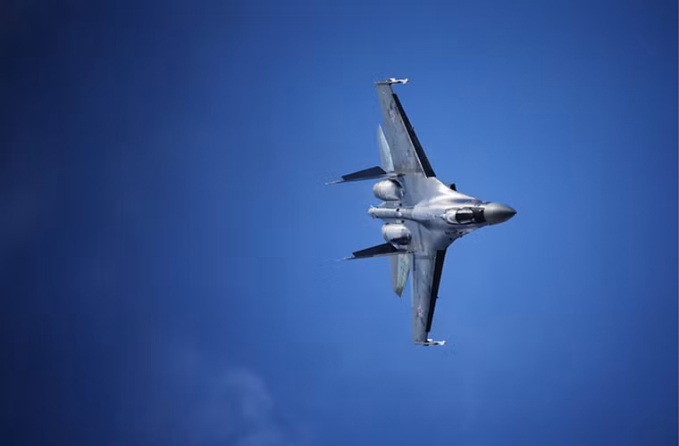 Một trong những điều khoản quan trọng trong hợp đồng tiêm kích Su-35 giữa Nga và Trung Quốc chính là việc Trung Quốc phải cam kết bảo vệ quyền sở hữu trí tuệ đối với các thiết bị lẫn công nghệ của Nga được sử dụng trên Su-35 dựa trên một thỏa thuận đặc biệt đã được hai bên ký kết. Nguồn ảnh: TASS.
