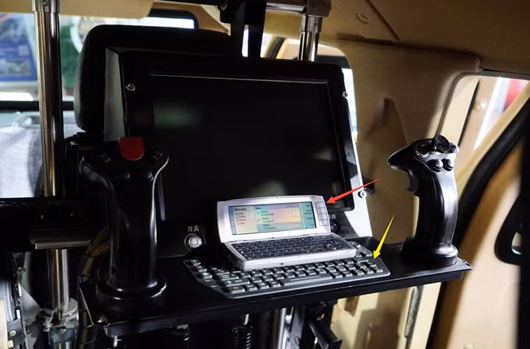 Sở dĩ BYMC giới thiệu hai biến thể YJ2081C và YJ2080C2 tại triển lãm Chu Hải năm nay là vì công ty này mới dành được hợp đồng cung cấp 150 đơn vị YJ2080 cho Quân đội Pakistan với nhiều biến thể khác nhau. Đây có thể được xem là cách Trung Quốc lách luật ngang nhiên sao chép vũ khí Nga chỉ với một chút sửa đổi. Nguồn ảnh: Shuoke.