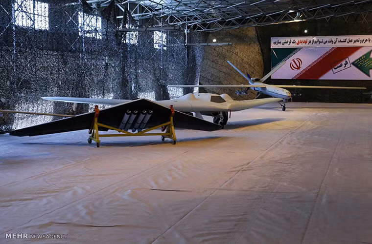 Giới truyền thông Mỹ trong mấy ngày gần đây đều đưa tin về UAV tàng hình Saeqeh và xem nó như một nỗi nhục của Quân đội Mỹ ở Trung Đông, khi mà dư luận nước này vẫn chưa quên được vụ Iran bắt sống một chiếc RQ-170 vào năm 2011. Và chỉ 5 năm sau đó Tehran đã cho ra mắt tới hai biến thể khác nhau của RQ-170 trong đó có cả biến thể chiến đấu.