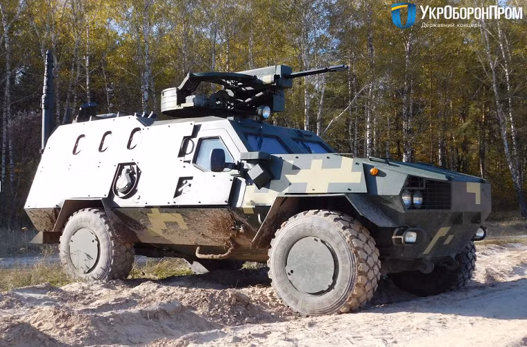 Cận cảnh nguyên mẫu “Vij” trên Dozor-B, nó có kích thước khá lớn cùng với đó là cơ cấu nạp đạn khá phức tạp. Nguồn ảnh: Ukroboronprom.