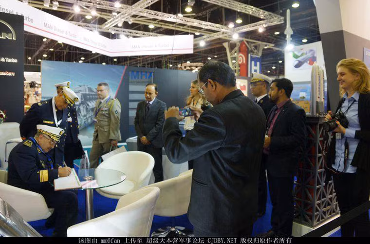 Điều kỳ lạ là nó dành được sự quan tâm rất lớn từ khách tham quan triển lãm và cũng không rõ nó có chịu các lệnh cấm vận của Châu Âu hay không. Sản phẩm chủ lực của BrahMos vẫn là dòng tên lửa hành trình siêu âm BrahMos. Nguồn ảnh: QQ.