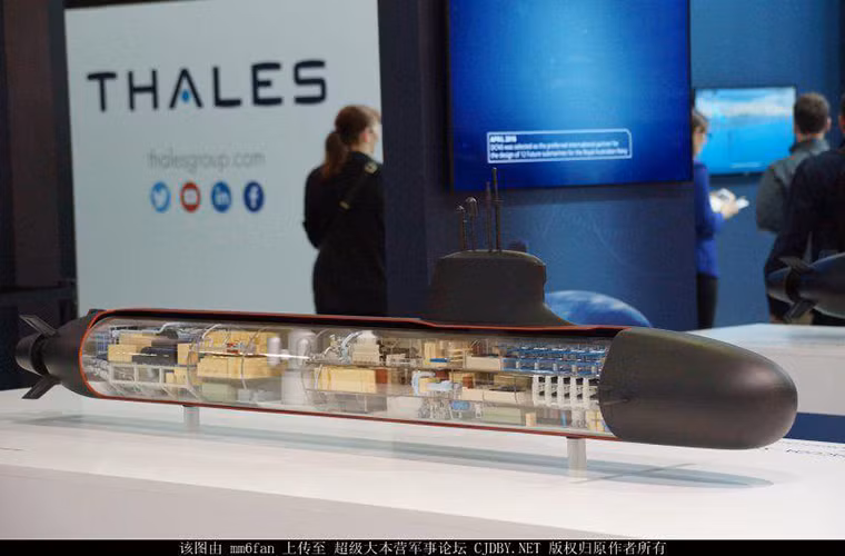 Một mô hình tàu ngầm tấn công phi hạt nhân được trưng bày tại Euronaval do hãng Thales phát triển. Nguồn ảnh: QQ.
