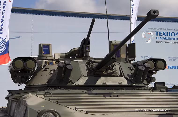 Với hỏa lực này, xe chiến đấu bộ binh BMP-2 lỗi thời hoàn toàn đủ sức "cân" được xe chiến đấu bộ binh Bradley hay tăng Abrams của Mỹ.