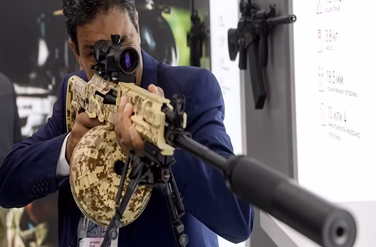 Và khi Phương Tây đòi hỏi Nga sở hữu một nền tảng súng bộ binh có thiết kế modul thì câu trả lời chính là dòng súng máy trung liên RPK-16 có khả năng sử dụng nhiều loại đạn khác. Khi cần thiết RPK-16 cũng có thể biến thành một khẩu súng trường tấn công. Nguồn Ảnh: Sputnik.