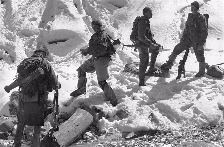 Một thành viên Spetsnaz có thể sử dụng thành thạo mọi loại vũ khí có trong biên chế Quân đội Nga, bên cạnh đó họ còn sở hữu các kỹ năng đối kháng bằng tay không tuyệt vời. Nguồn ảnh: Sputnik.