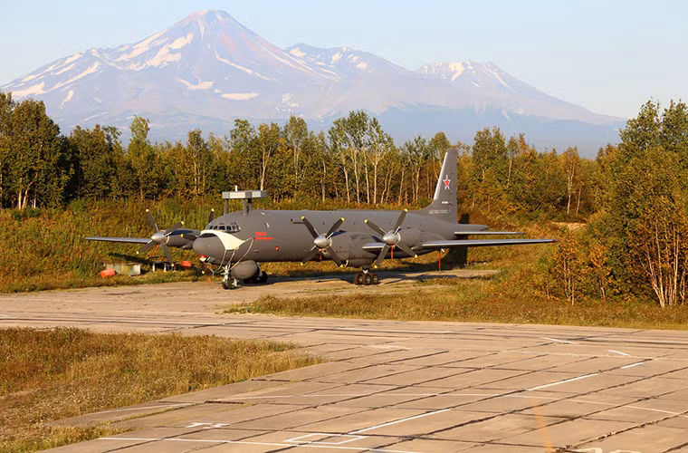 Sở dĩ Hải quân Nga đưa vào trang bị Il-38N thay vì phát triển dòng máy bay tuần tra chống ngầm mới là do thành công của biến thể Il-38SD có trong biên chế Hải quân Ấn Độ cũng do Nga chế tạo. Và quá trình nâng cấp từ Il-38 lên Il-38N sẽ đỡ tốn kém hơn là việc sản xuất mới.