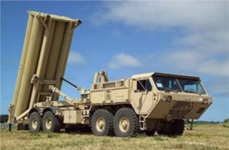 Việc triển khai hệ thống đánh chặn tầm cao THAAD tại Hàn Quốc khiến Nga và Trung như ngồi trên đống lửa. Mặc dù được tuyên bố là nhắm tới Triều Tiên, thế nhưng với khả năng của THAAD có thể bao phủ miền Đông của Trung Quốc và một phần khu vực Viễn Đông, Liên bang Nga.