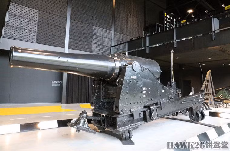 Một mẫu trọng pháo 240mm được Thụy Điển chế tạo trong những năm 1870.