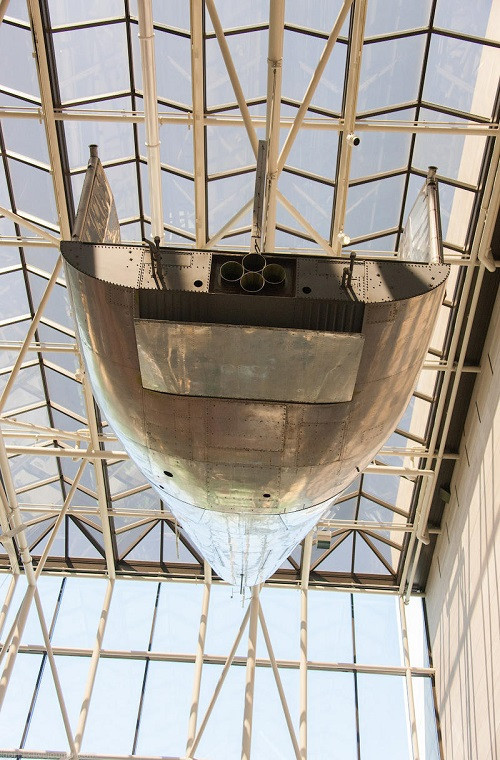 Trước tên lửa có người lái M2-F3, NASA còn có hai biến thể khác là M2-F1 và M2-F2. Tất cả chúng đều do hãng Northrop phát triển theo đơn đặt hàng của NASA. Đặc điểm chung của các mẫu phương tiện bay này là đều không có cánh cố định và bay nhờ vào hình dáng động lực học đặc biệt của mình cộng với đó là hệ thống động cơ đẩy cực mạnh. Nguồn ảnh: QQ