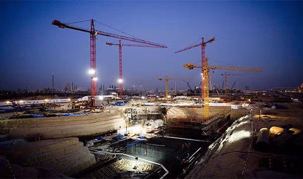 19-Trong những năm của thập niên 70 các kỹ sư từng nghiêm túc xem xét việc ứng dụng các vụ nổ hạt nhân vào mục đích giúp đỡ xây dựng. Rất may mắn là cuối cùng điều đó không xẩy ra, nếu không có lẽ nhân loại đang chìm ngập trong phóng xạ và ung thư.