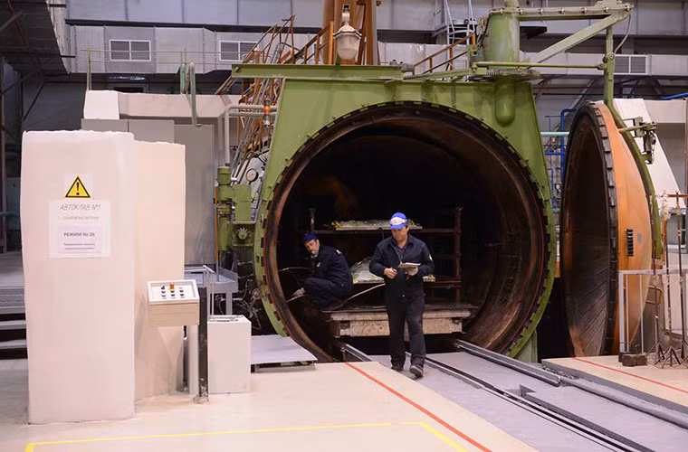 Giống như nhiều nhà máy chế tạo máy bay khác của Nga, mọi bộ phận hay linh kiện cần thiết trong quá trình chế tạo một chiếc máy bay mới đều được sản xuất hoặc lắp ráp tại Lukhovitsy. Nguồn ảnh: Dmitry Rogozin.