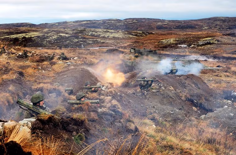 Cảnh tưởng mỗi binh sĩ Nga đều được trang bị súng phóng lựu mang đạn nhiệt áp RPO-A Shmel hoàn toàn có thể khiến kẻ thù khiếp sợ. Nguồn ảnh: Bộ Quốc phòng Nga.