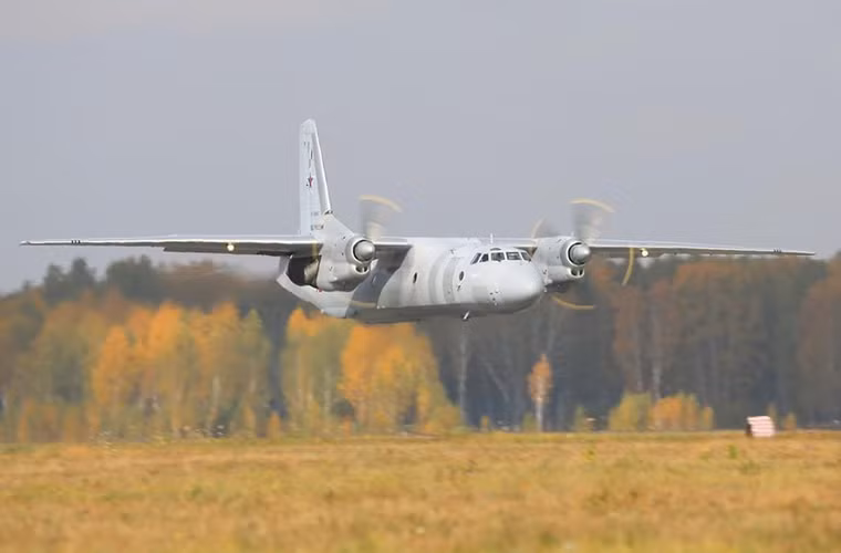 Lễ kỷ niệm trên còn có màn trình diễn của các phi cơ nằm trong biên chế trung tâm Chelyabinsk như Tu-134SH, Tu-134UBL An-24SH và Mi-8.