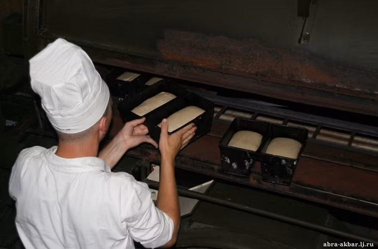 Trong ảnh là lò nướng di động dành cho nướng bánh mì. Nguồn ảnh: English Russia.