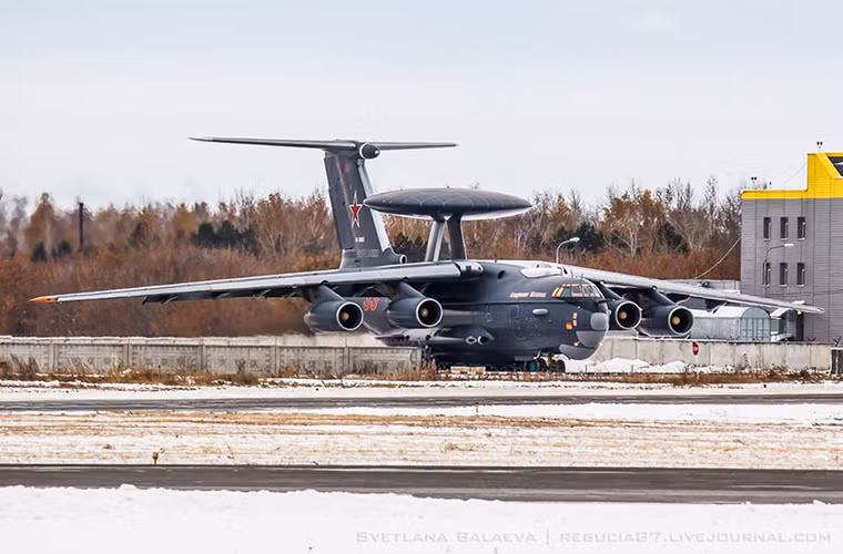 Được biết, nhiệm vụ chính của máy bay cảnh báo sớm A-50U trong đợt tập trận lần này là đóng vai trò trung tâm tác chiến trên không cho các phi đội chiến đấu cơ CSTO đánh chặn và tiêu diệt các phi đội máy bay đối phương. Nguồn ảnh: Rebucia87.