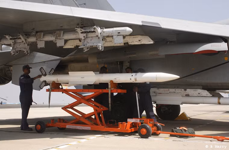 Gói nâng cấp trên chủ yếu cho phép MiG-29 Syria có thể triển khai thêm nhiều loại vũ khí mới như tên lửa R-77 hay bom dẫn đường KAB-500, kết hợp với đó là hệ thống thiết bị điện tử mới giúp máy bay tăng khả năng tác chiến trên không lẫn tấn công mặt đất.