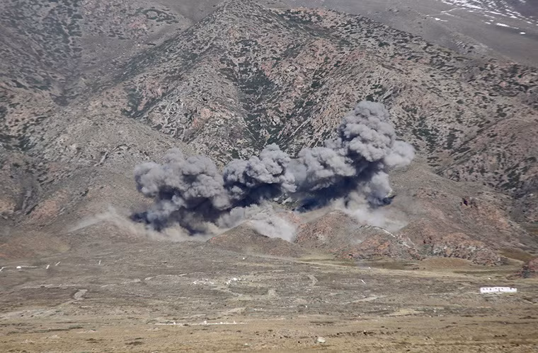 Tấn công chính xác mục tiêu ngay trong đợt không kích đầu. Nguồn ảnh: Arms-Expo.