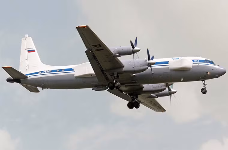 Sau khi đưa vào trang bị, IL-22PP sẽ góp phần quan trọng trong việc tăng cường khả năng tác chiến điện tử cũng như trinh sát thu thập thông tin tình báo trên không của Quân đội Nga trước sức ép ngày càng lớn từ NATO ở biên giới phía tây nước này. Bên cạnh đó IL-22PP cũng có thể vô hiệu hóa các hệ thống đánh chặn tên lửa mà Mỹ triển khai ở Đông Âu vốn từ lâu được xem là cái gai trong mắt Moscow. Nguồn ảnh: Airwar.