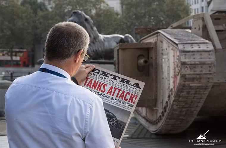 Để vinh danh điều này, một nguyên mẫu xe tăng Mark IV đã được Bảo tàng Xe tăng Anh trưng bày trực tiếp tại Quảng trường Trafalgar và bên cạnh nó là chiếc xe tăng hiện đại nhất của Quân đội Anh Challenger 2.