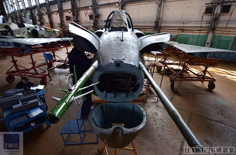 Sau khi nó hoàn tất quá trình trình sửa chữa đại tu chiếc máy bay này sẽ được bay thử nghiệm trước khi được sơn mới trở lại.